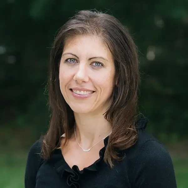 Dr. Elizabeth Murnane
